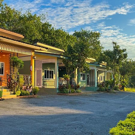 Готель Baan Suan Mee Tang Чантхабурі Екстер'єр фото